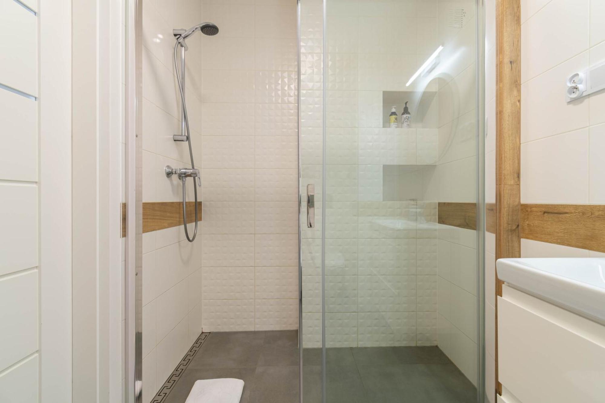 Oasis Trzy Stawy - Free Parking - Self Check-In Appartement Katowice Buitenkant foto